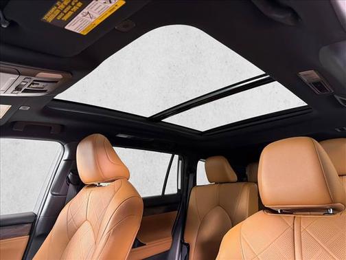 Wind Chill Pearl 2024 Toyota Highlander Platinum