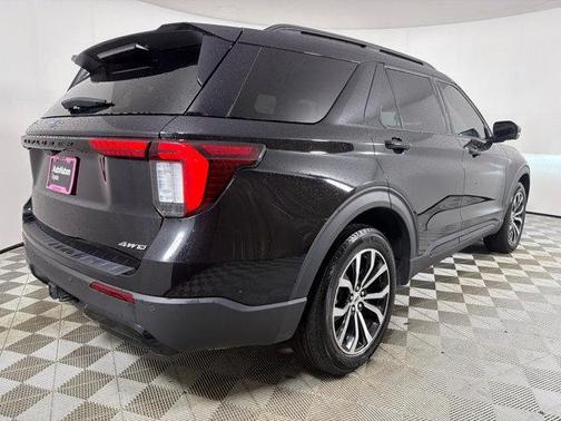 Agate Black Metallic 2025 Ford Explorer ST-Line