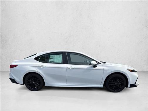 Ice Cap 2026 Toyota Camry SE