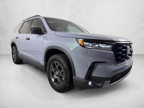 Sonic Gray Pearl 2025 Honda Pilot TrailSport