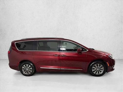 Velvet Red Pearlcoat 2019 Chrysler Pacifica Touring-L Plus
