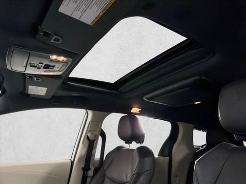 Midnight Black Metallic 2022 Toyota Sienna Platinum
