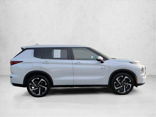 Black 2024 Mitsubishi Outlander SE S-AWC