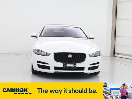 2017 Jaguar XE