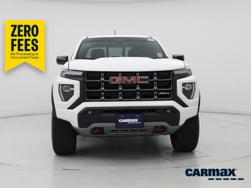 White 2024 GMC Canyon AT4