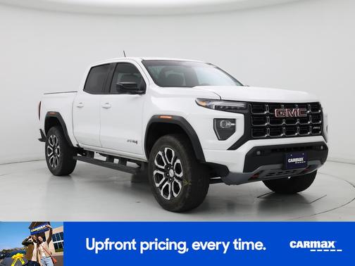White 2024 GMC Canyon AT4