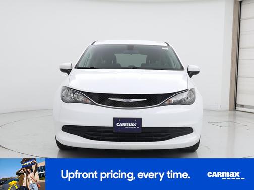 2020 Chrysler Voyager LX