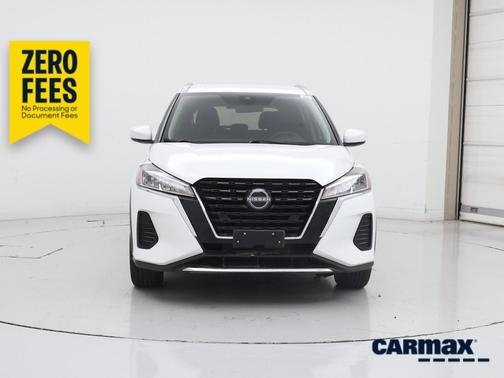 White 2024 Nissan Kicks SV