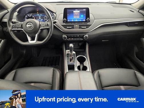 Black 2024 Nissan Altima SR