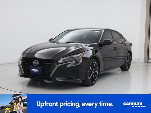 Black 2024 Nissan Altima SR