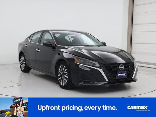 Black 2025 Nissan Altima SV