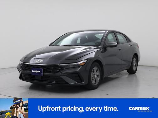 Gray 2025 Hyundai ELANTRA SE