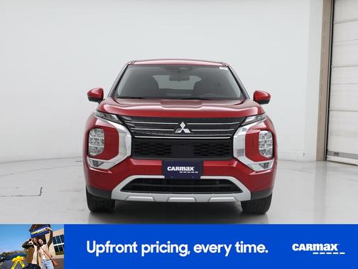 Red 2024 Mitsubishi Outlander SE