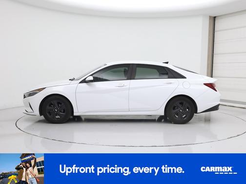 White 2021 Hyundai ELANTRA SEL