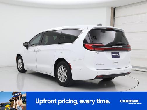 White 2024 Chrysler Pacifica Touring L