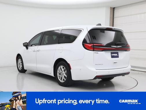 White 2024 Chrysler Pacifica Touring L