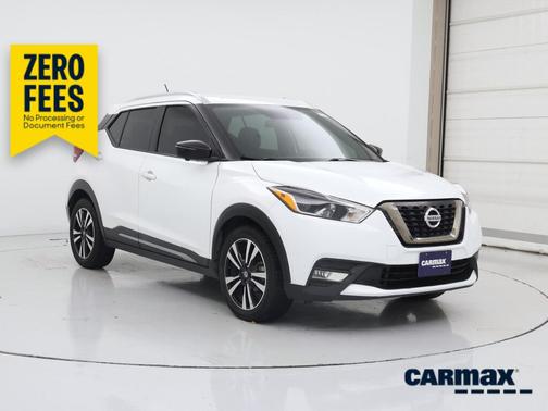 White 2019 Nissan Kicks SR