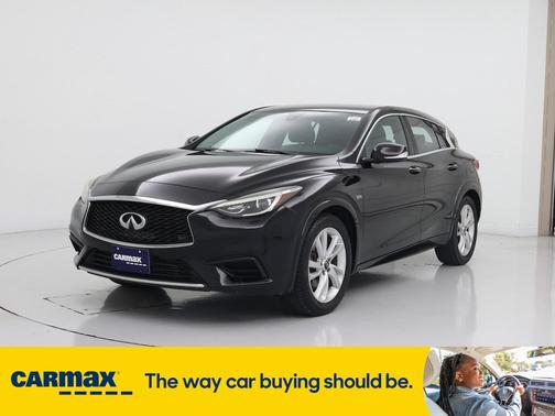 2017 INFINITI QX30 Luxury