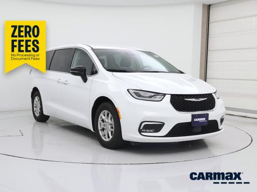 White 2024 Chrysler Pacifica Touring L