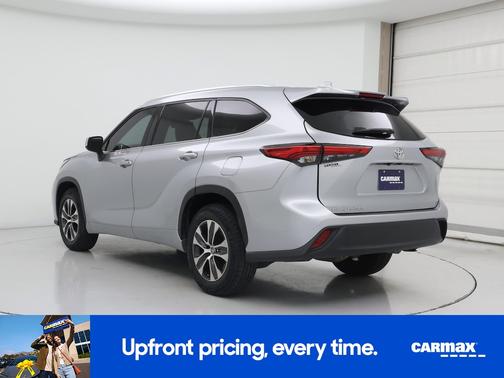 Silver 2021 Toyota Highlander XLE