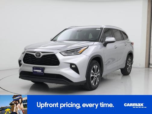 Silver 2021 Toyota Highlander XLE