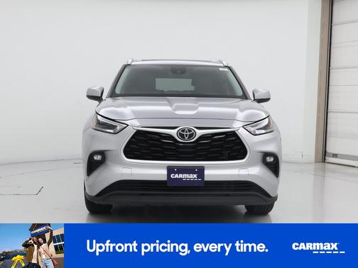 Silver 2021 Toyota Highlander XLE