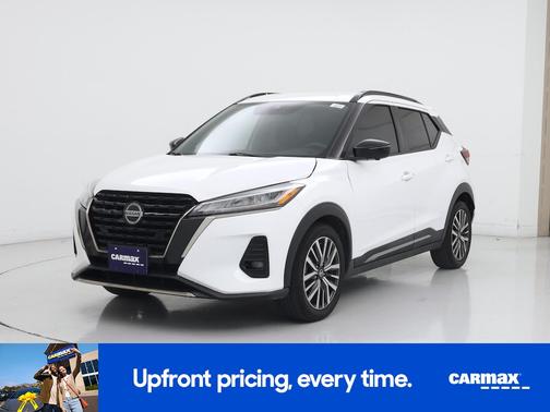 White 2021 Nissan Kicks SR