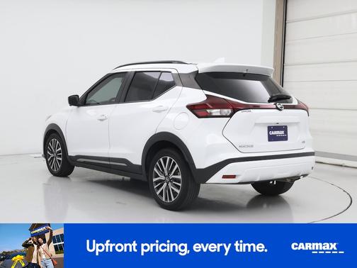 White 2021 Nissan Kicks SR