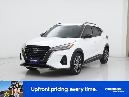 White 2021 Nissan Kicks SR