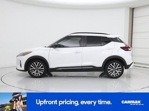White 2021 Nissan Kicks SR