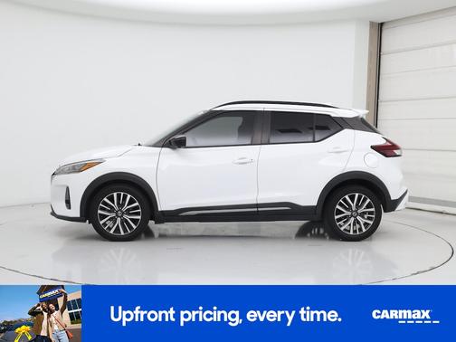 White 2021 Nissan Kicks SR