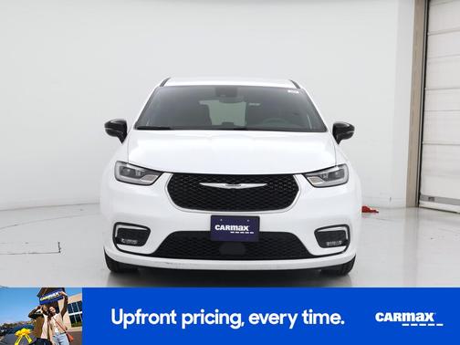 White 2025 Chrysler Pacifica Select