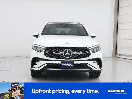 White 2024 Mercedes-Benz GLC 300
