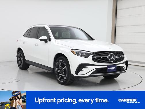 White 2024 Mercedes-Benz GLC 300