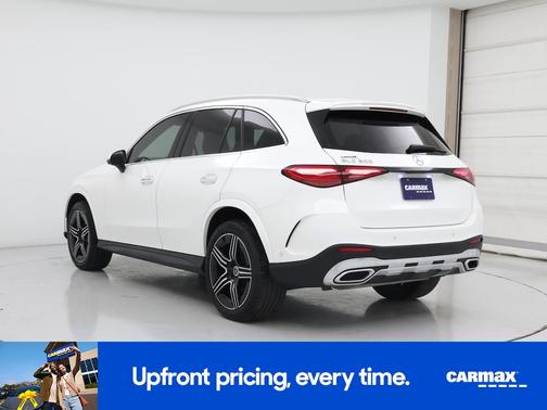 White 2024 Mercedes-Benz GLC 300