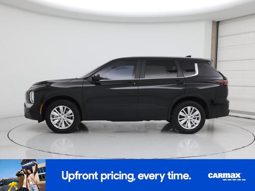 Black 2025 Mitsubishi Outlander ES
