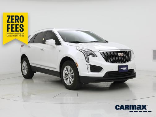 White 2023 Cadillac XT5 Luxury