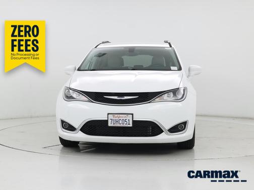 White 2017 Chrysler Pacifica Touring L-Plus