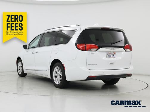 White 2017 Chrysler Pacifica Touring L-Plus