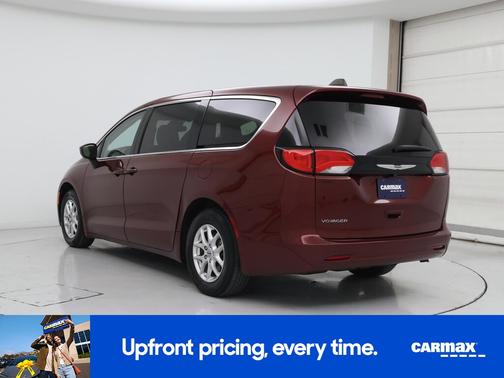 2023 Chrysler Voyager LX