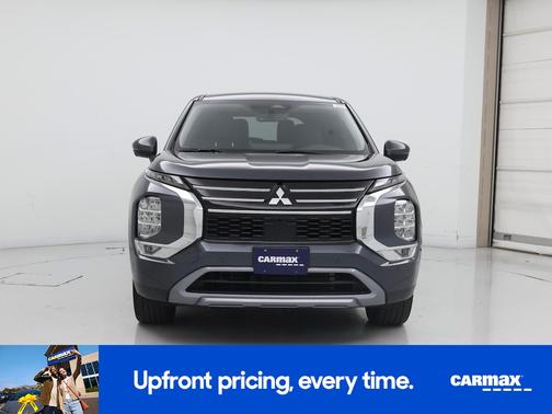 Black 2025 Mitsubishi Outlander SE