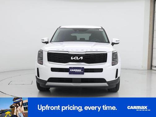 White 2022 Kia Telluride LX