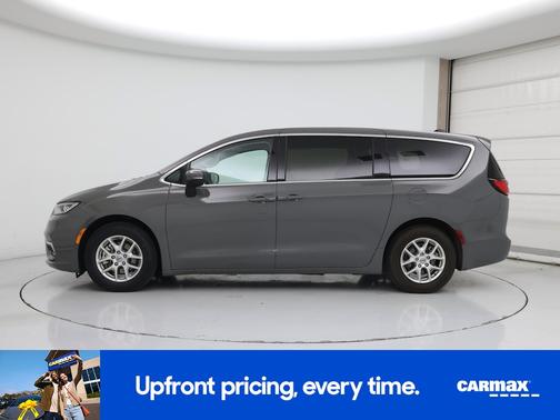 Gray 2023 Chrysler Pacifica Touring L
