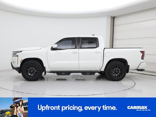 White 2022 Nissan Frontier SV