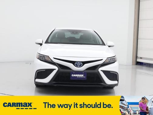 2022 Toyota Camry Hybrid SE