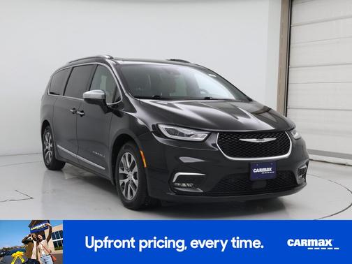 Black 2022 Chrysler Pacifica Hybrid Pinnacle