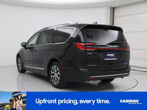 Black 2022 Chrysler Pacifica Hybrid Pinnacle