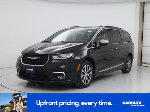 Black 2022 Chrysler Pacifica Hybrid Pinnacle