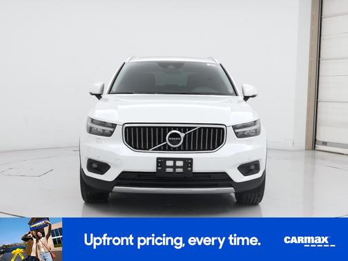 White 2022 Volvo XC40 T5 Inscription