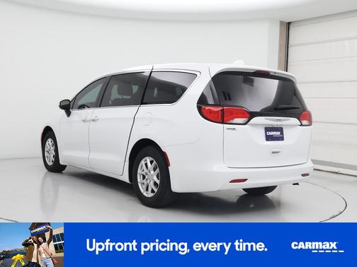 2020 Chrysler Voyager LX